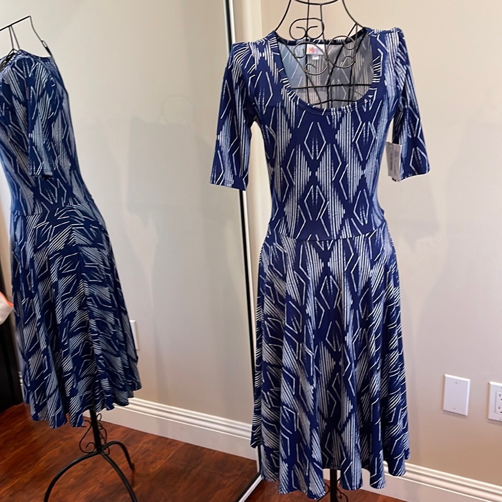 Lularoe Nicole dress size L New with tags.